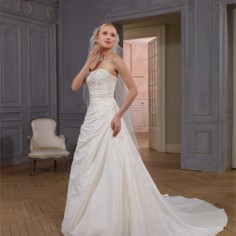 Robe de mariée Diamante - Point Mariage - 549,99€