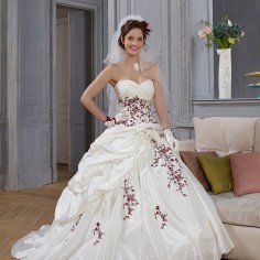 Robe de mariée Hellebre - Point Mariage - 549,99€